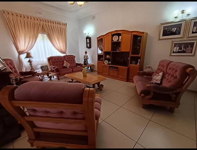 4 BEDROOM HOUSE FOR SALE IN PRIMROSE